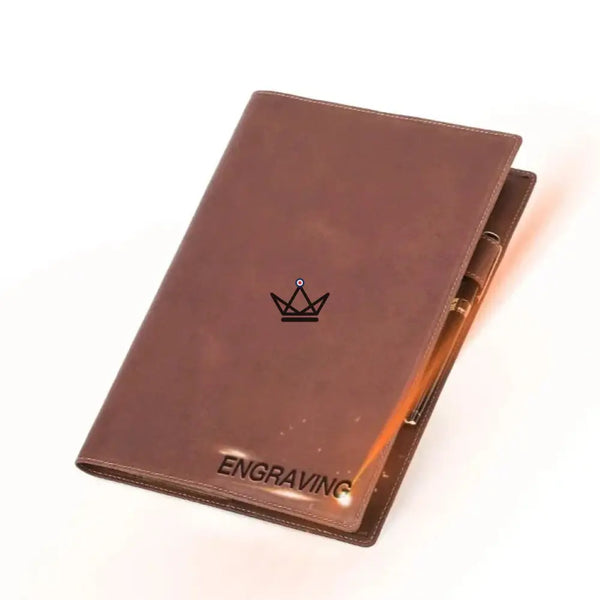 Protège Cahier en Cuir Personnalisable - Voyageur Intemporel - - cahier personnalisable - Cadeau, Noël, Anniversaire, Original, Fête des pères, fête des mères - Atelier Atypique