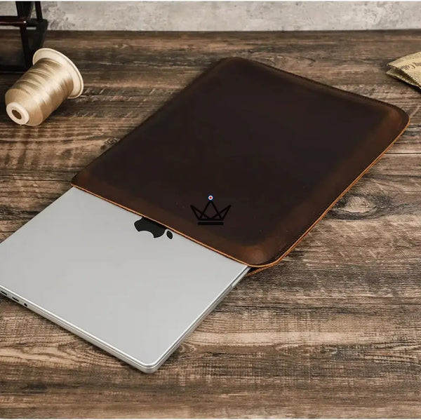 Housse Macbook en cuir personnalisable 13"-14" — Voyageur SKIN – 5/12