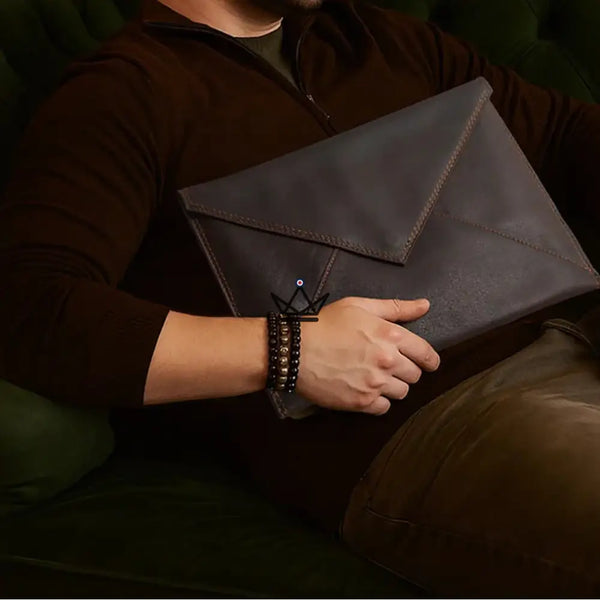 Customizable Leather MacBook Sleeve – Traveler Memento