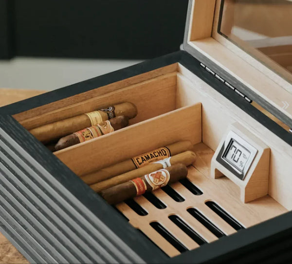 Humidité dans la cave à cigares : Pourquoi une différence de 5 % est-elle normale ?