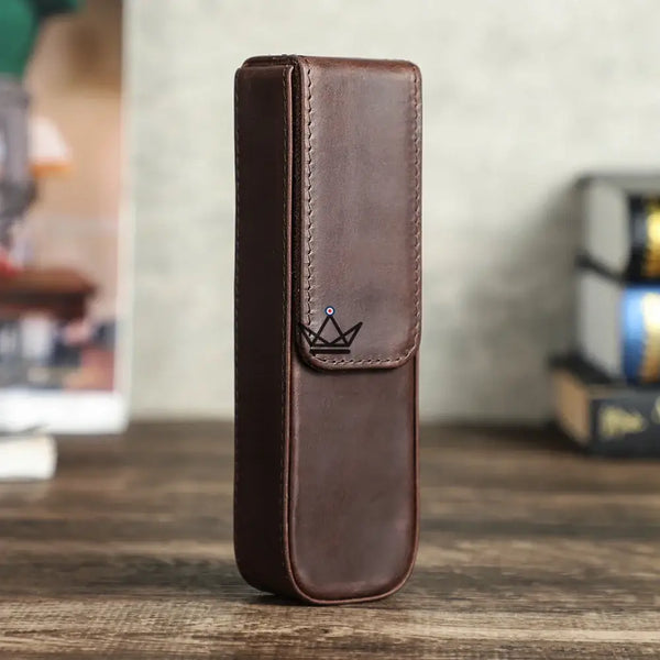 Etui en cuir de luxe pour stylo plume - Magnus (personnalisable) -  - etui stylo personnalisable - Cadeau, Noël, Anniversaire, Original, Fête des pères, fête des mères - Atelier Atypique