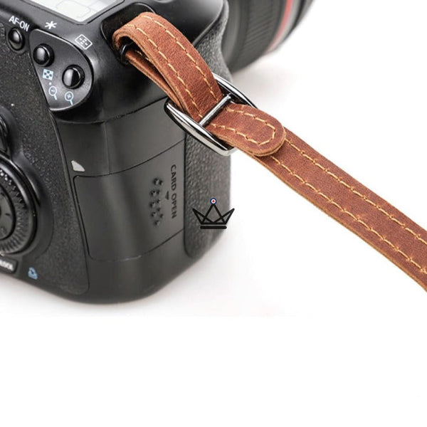 Sangle en Cuir pour Appareil Photo Personnalisable - Voyageur Nomade -  - sangle personnalisable - Cadeau, Noël, Anniversaire, Original - Atelier Atypique