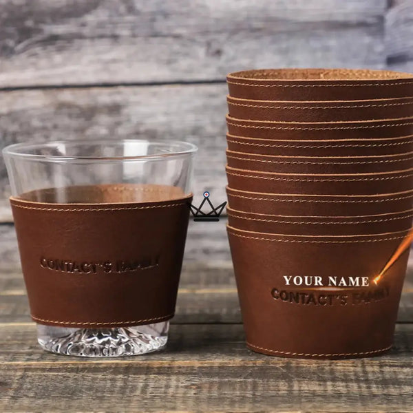 Manchette en cuir personnalisable pour verre à whisky - Voyageur Sleeve - [] - manchette a verre personnalisable - Cadeau, Noël, Anniversaire, Original, Fête des pères, fête des mères - Atelier Atypique