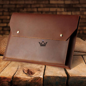 Housse en cuir pour MacBook - PRESTON Edition - ["Housse PC"] - Housse Macbook - Cadeau, Noël, Anniversaire, Original, Fête des pères, fête des mères - Atelier Atypique