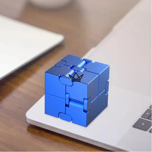 Cube infini en métal anti-stress de bureau - SPIRA