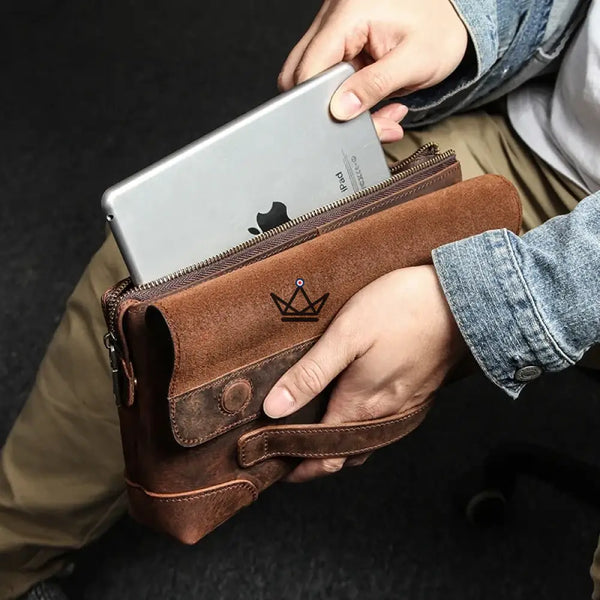 Pochette organiseur iPad mini en cuir personnalisable avec passe-main — Voyageur MANUSCRIT – 2/10